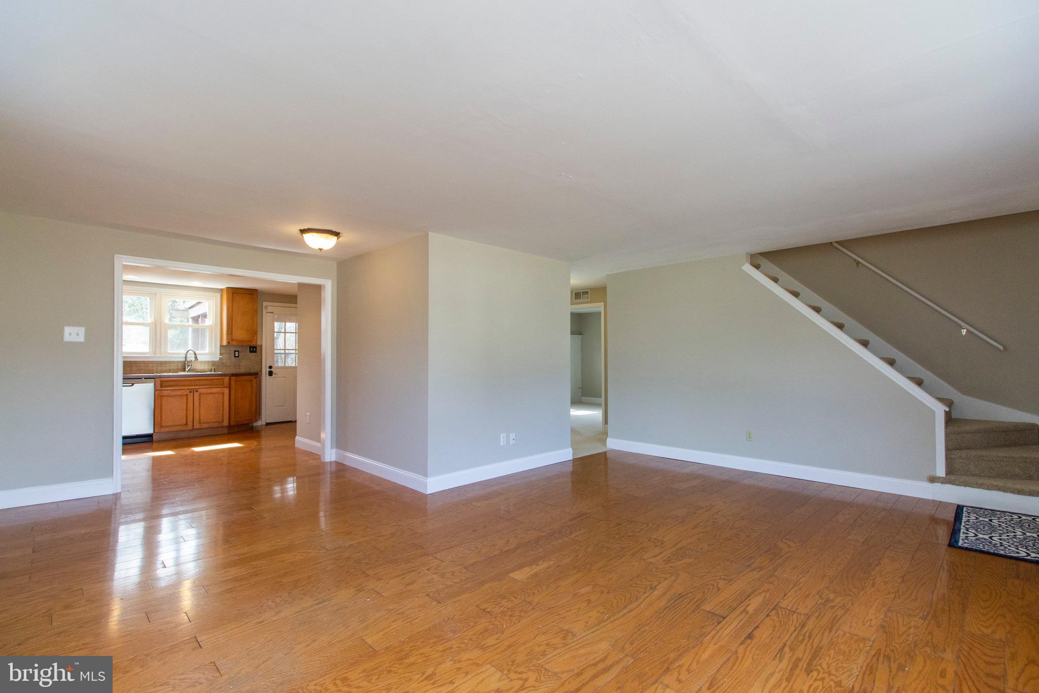 608 Burton Road Oreland, PA 19075 - Photo 4 of 30