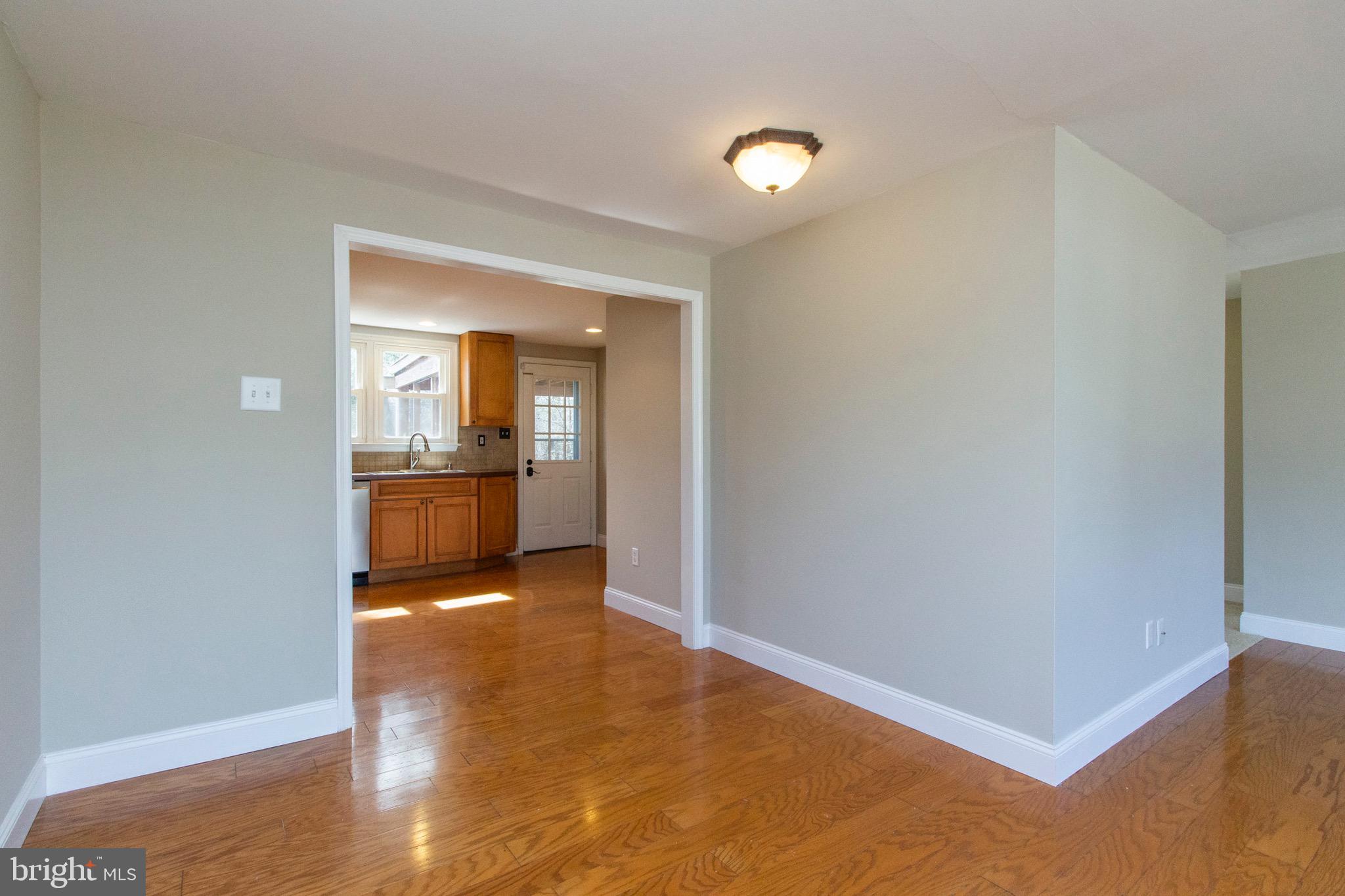 608 Burton Road Oreland, PA 19075 - Photo 6 of 30