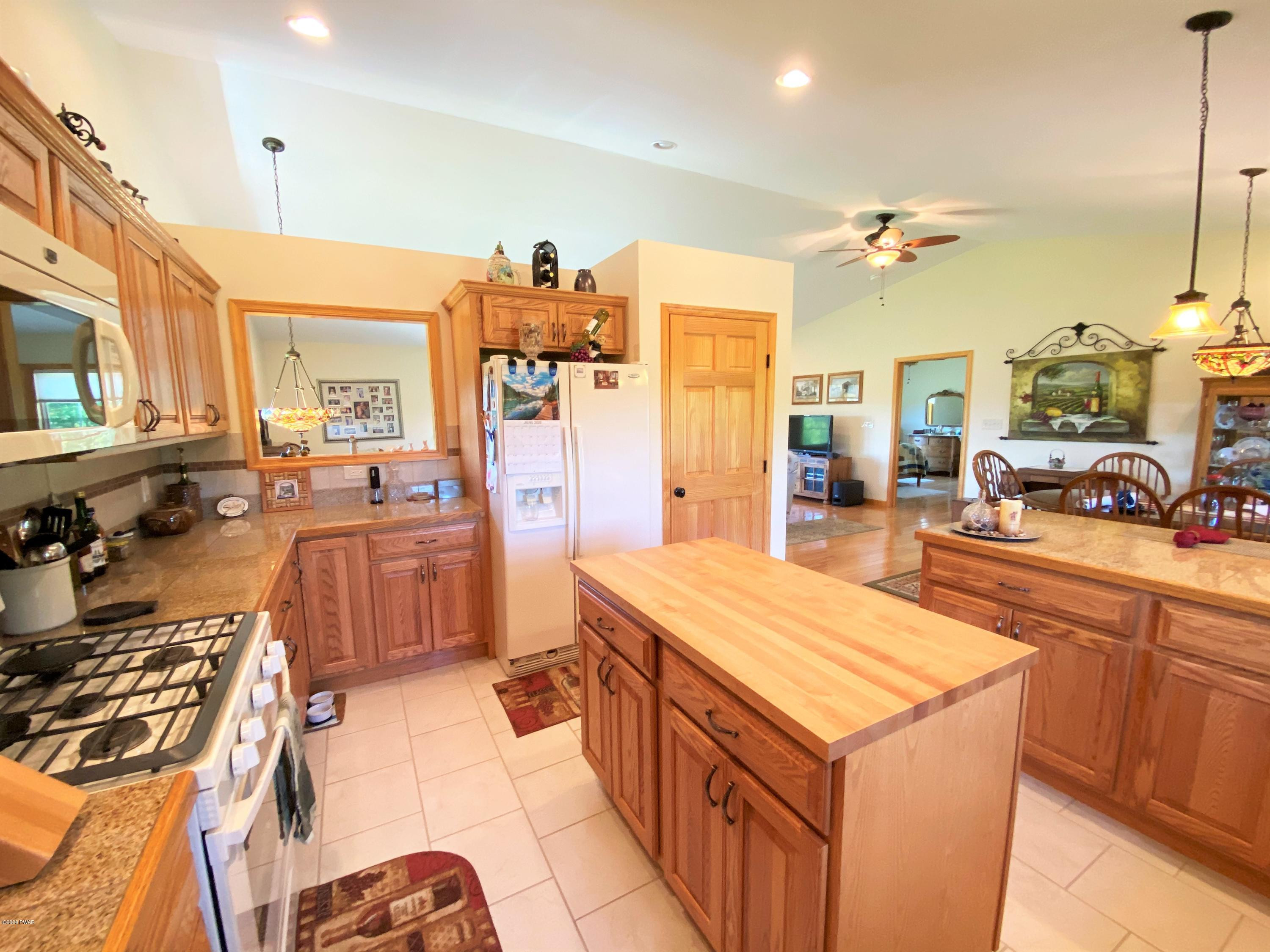 134 Romobe Lake Road Thompson, PA 18465 - Photo 22 of 93 Kitchen