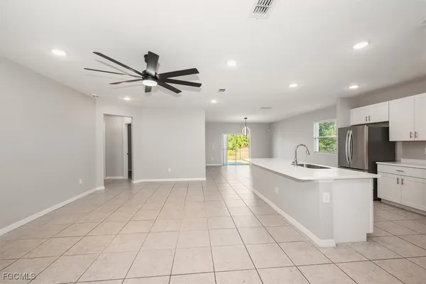 $2,050 | 2612 51st Street Southwest, Lehigh Acres, FL 33976