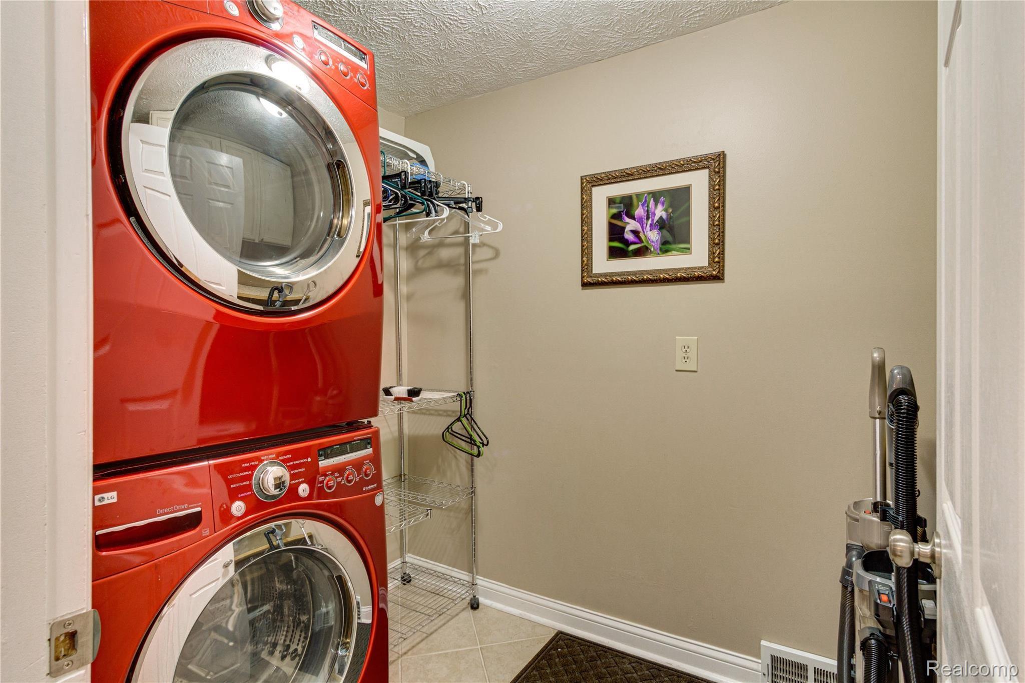 4250 Brighton Road Howell, MI 48843 - Photo 22 of 44 Interiors (32 of 55).jpg