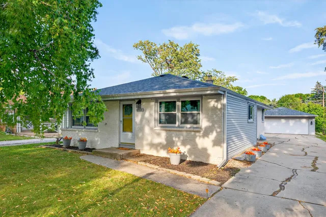 $320,000 | 4564 North 101st Street, Wauwatosa, WI 53225