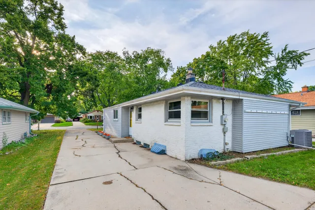 $320,000 | 4564 North 101st Street, Wauwatosa, WI 53225