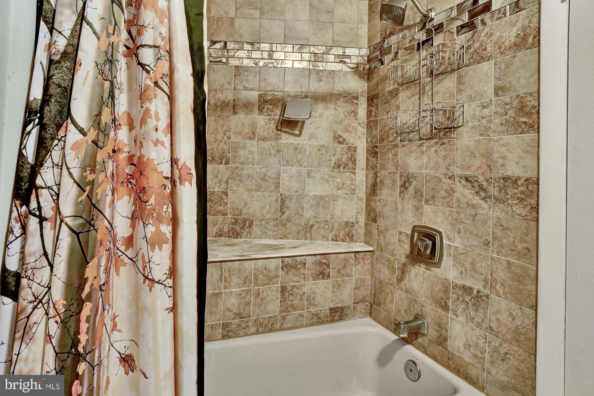 7012 Fox Chase Road New Market, MD 21774 - Photo 21 of 57 New tub/shower