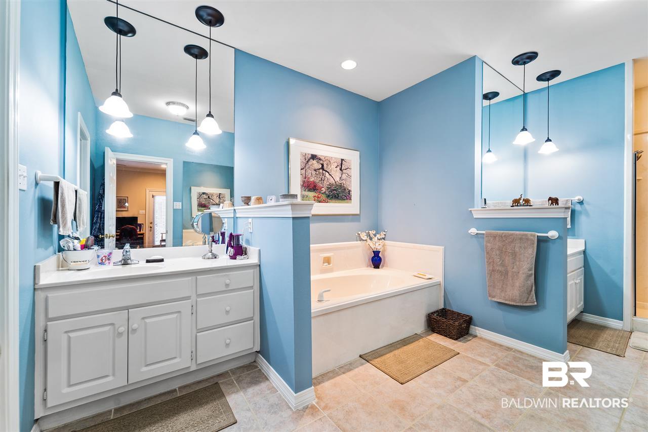 516 Ridgewood Drive Daphne, AL 36526 - Photo 16 of 38 Garden Tub