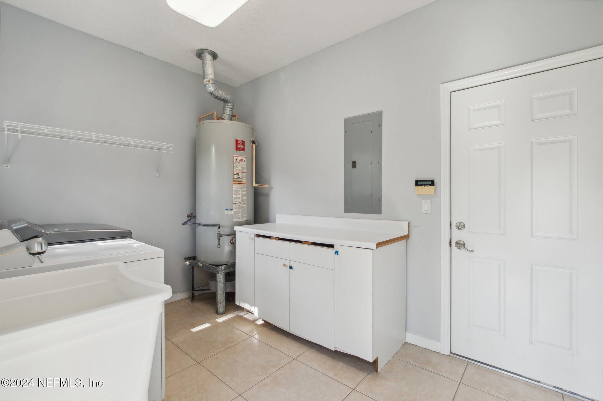492 AJ Mills Road Ponte Vedra, FL 32081 - Photo 3 of 30 51 Laundry Room