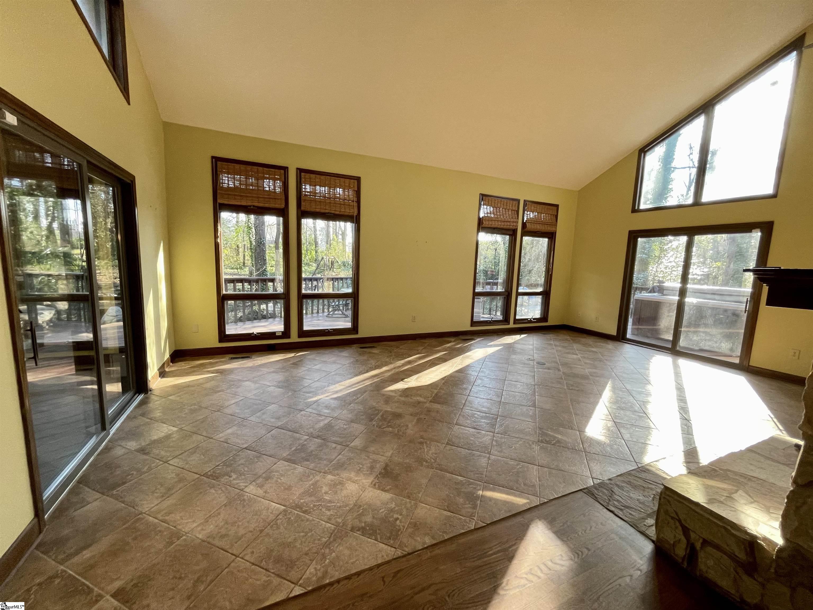 708 Calvert Avenue Clinton, SC 29325 - Photo 8 of 34