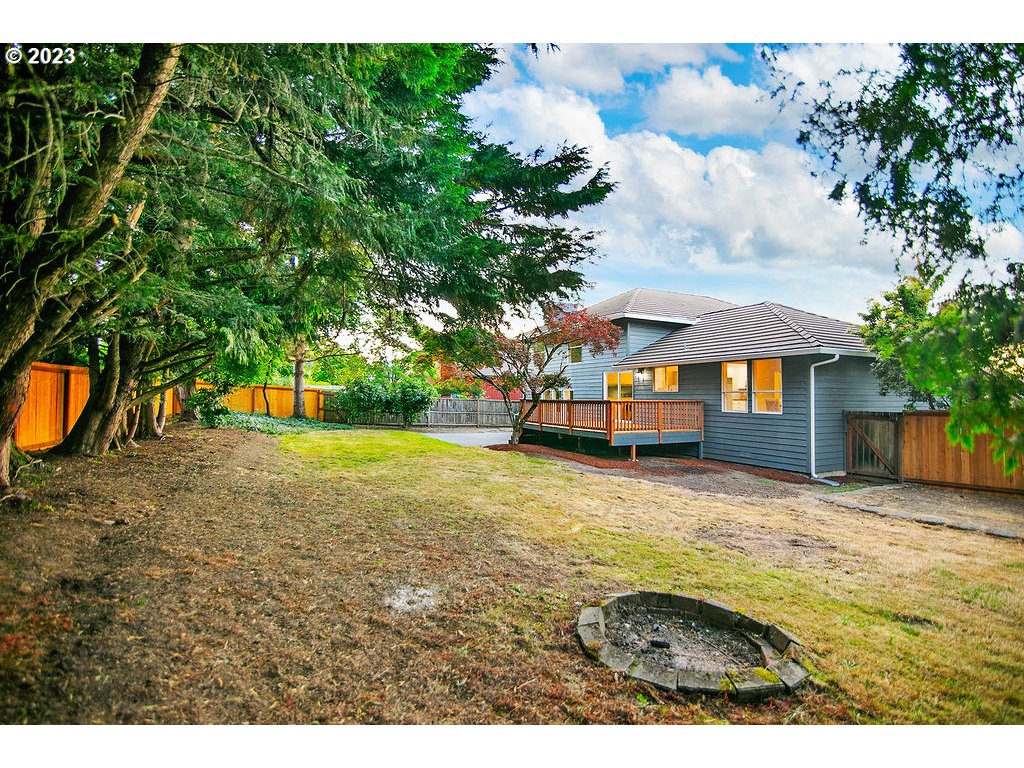 2811 Northeast 164th Street Ridgefield, WA 98642 - Photo 39 of 43 a view of a yard in front of house