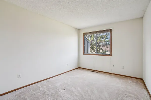 $199,900 | 13262 90th Avenue North, Maple Grove, MN 55369