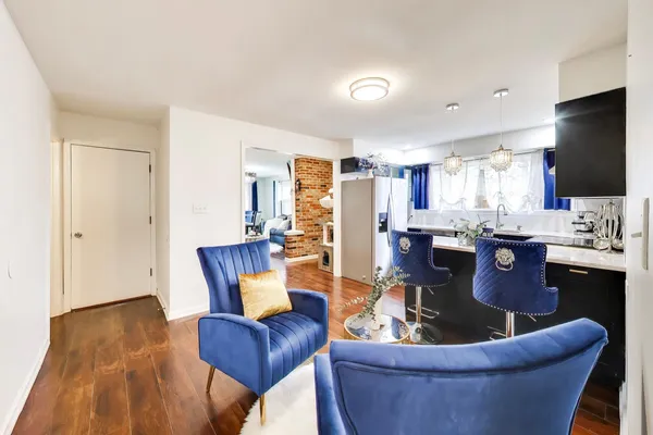 $299,000 | 1310 Beverly Lane, Streamwood, IL 60107