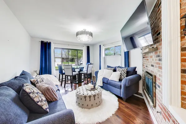 $299,000 | 1310 Beverly Lane, Streamwood, IL 60107