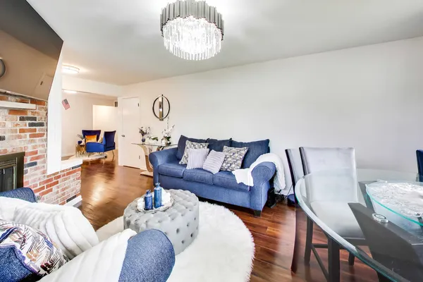 $299,000 | 1310 Beverly Lane, Streamwood, IL 60107