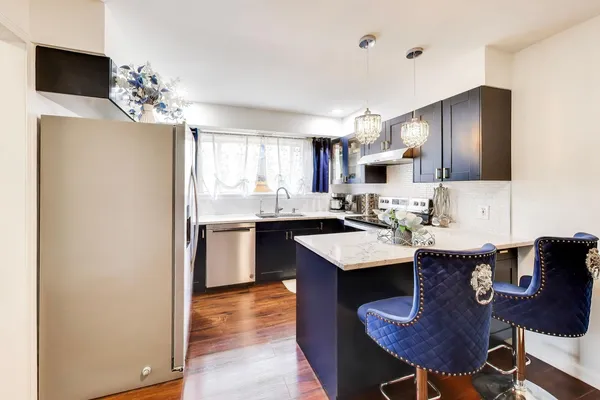 $299,000 | 1310 Beverly Lane, Streamwood, IL 60107