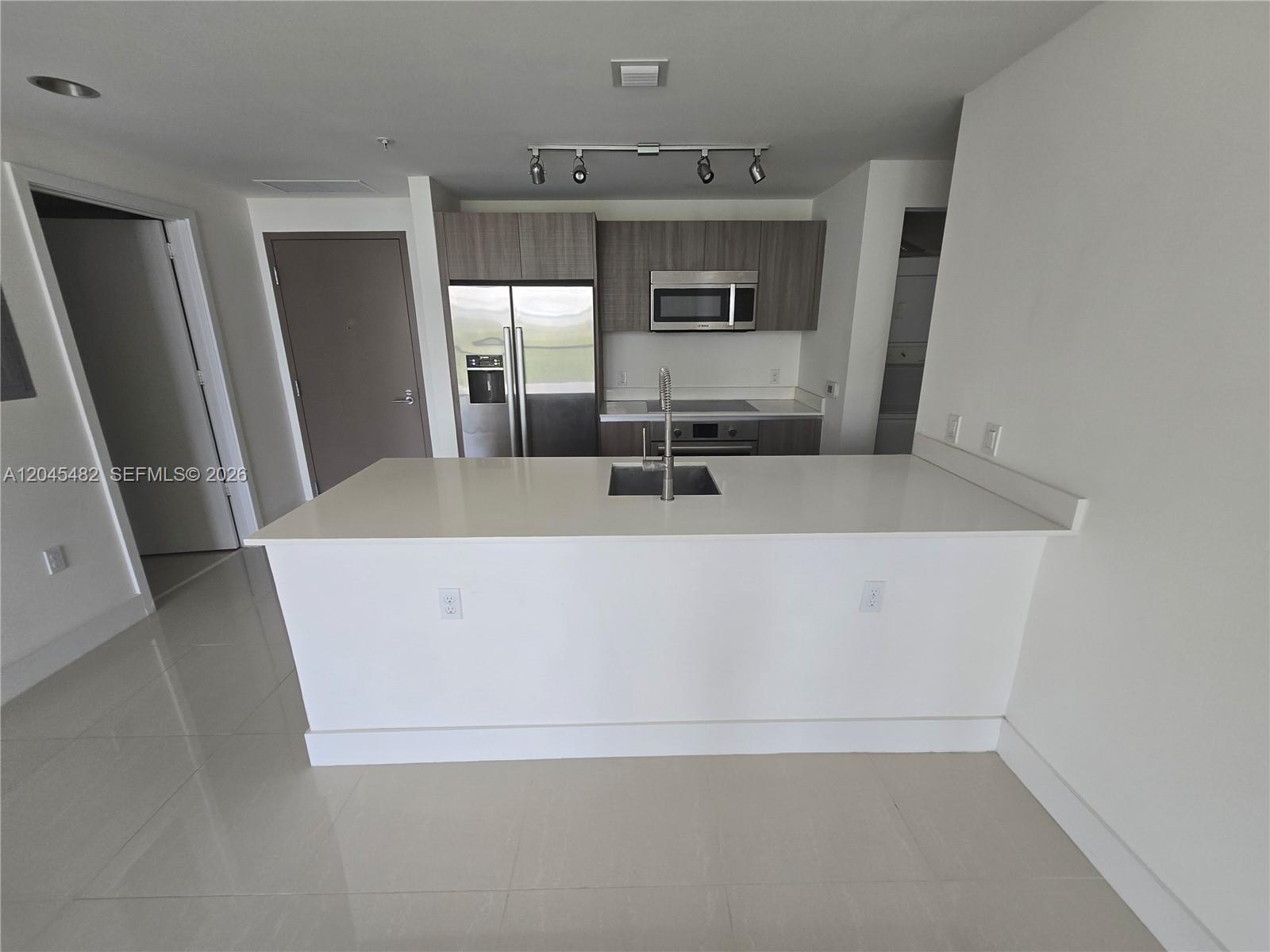 201 Southwest 17th Road, Unit 611 Miami, FL 33129 - Photo 3 of 44 Gallery Image 3