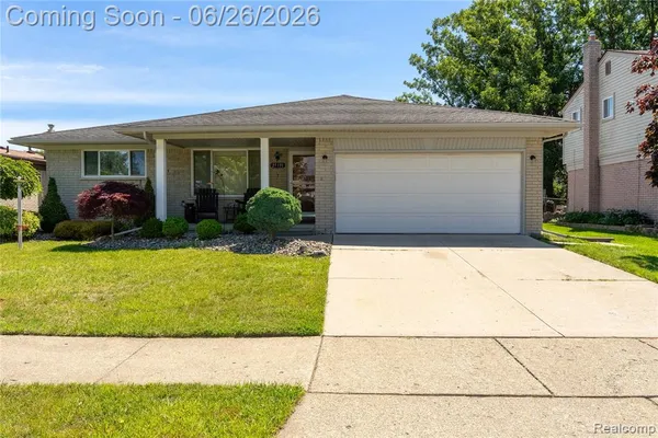 $284,900 | 27131 Evelyn Avenue, Trenton, MI 48183