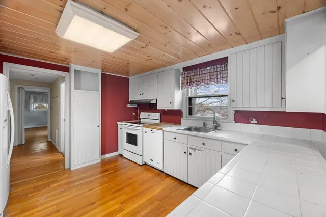 $649,900 | 10 Standish Way, Lynn, MA 01904