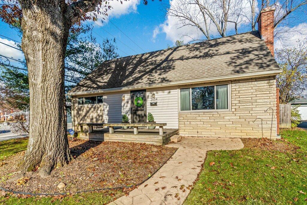 2654 Ruhl Avenue Columbus, OH 43209 - Photo 2 of 30 Exterior front