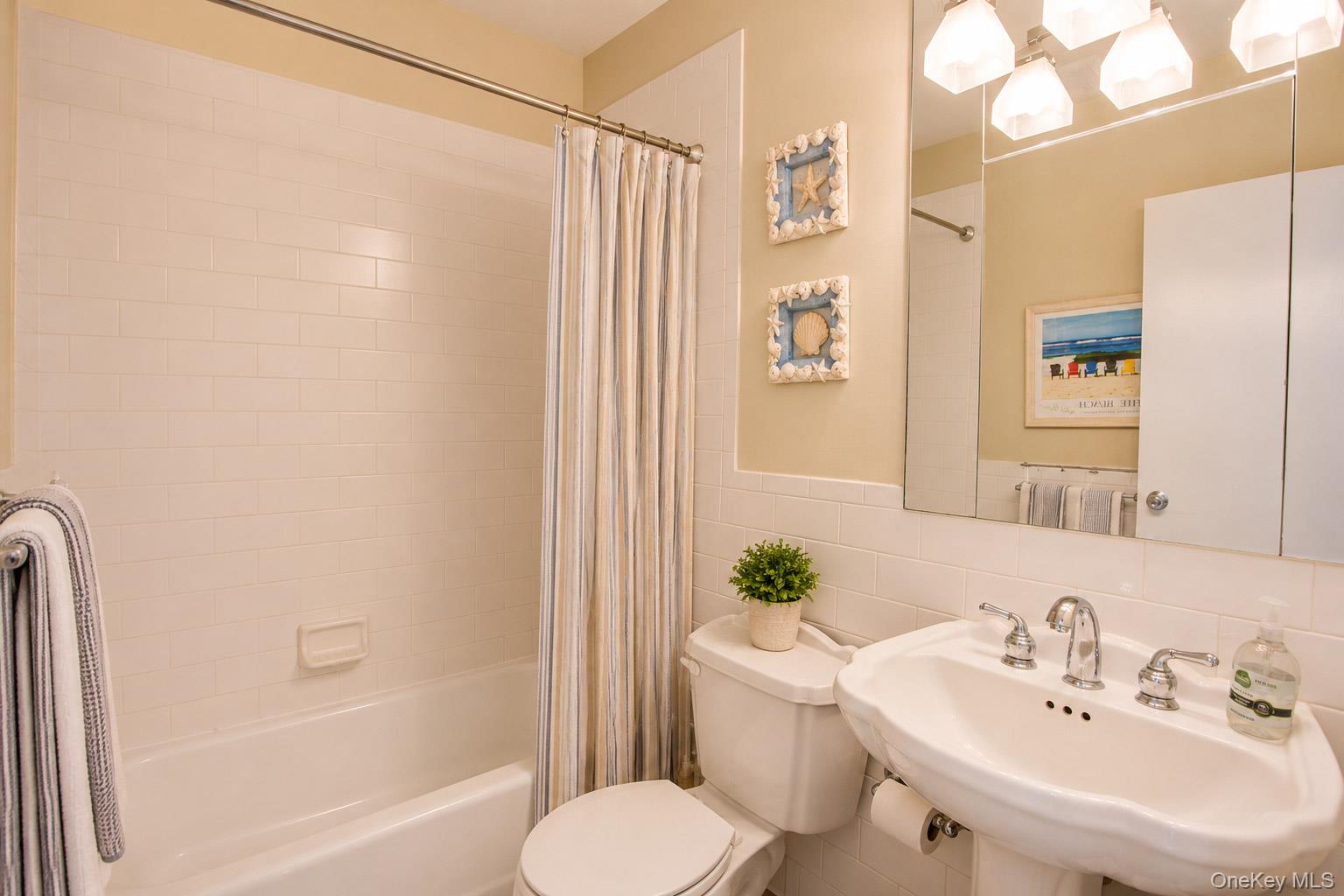 770 Shore Road, Unit 1 Long Beach, NY 11561 - Photo 32 of 44 Gallery Image 32