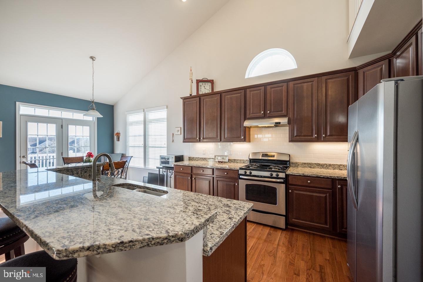 306 Whitestone Road Avondale, PA 19311 - Photo 8 of 36 Stunning kitchen