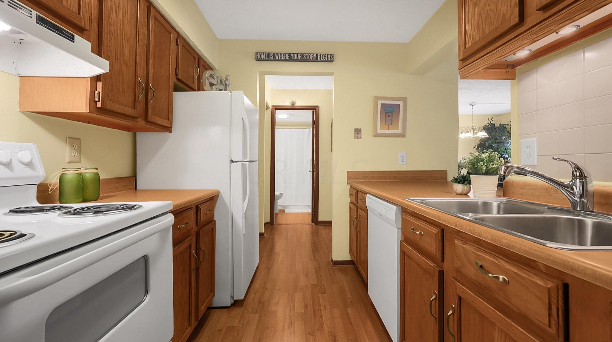 4117 Karl Road, Unit 107 Columbus, OH 43224 - Photo 11 of 22 Karl.Kitchen5