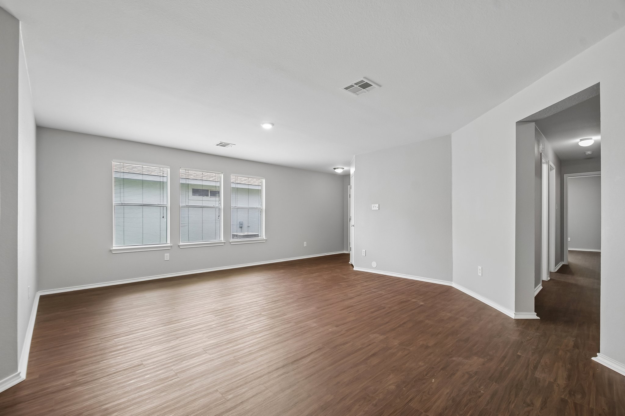 610 Lavaca Loop Elgin, TX 78621 - Photo 7 of 37