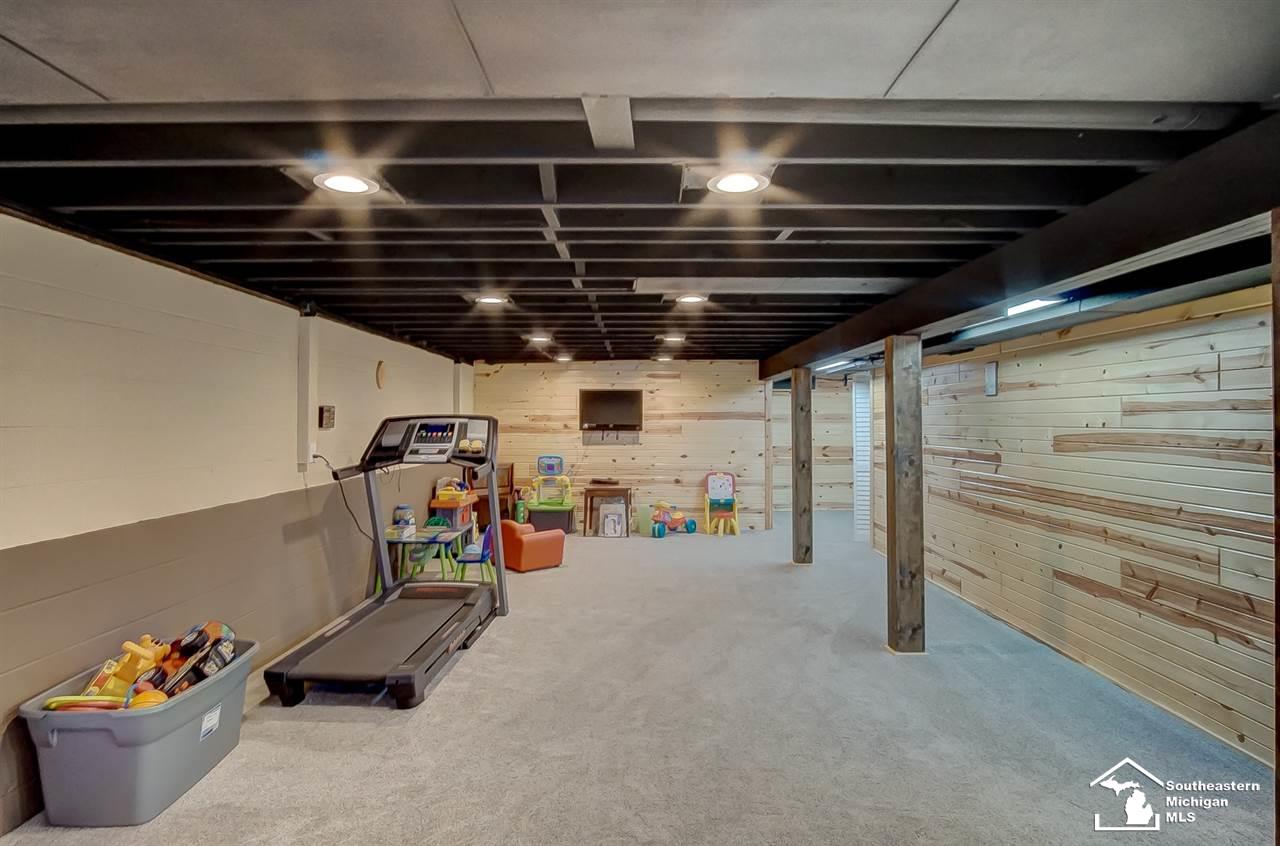 232 Ida Maybee Road Monroe, MI 48161 - Photo 33 of 45