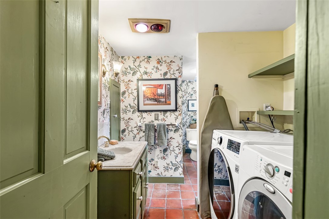 462 Ledge Road Seekonk, MA 02771 - Photo 28 of 49 Convenient 1st fl laundry