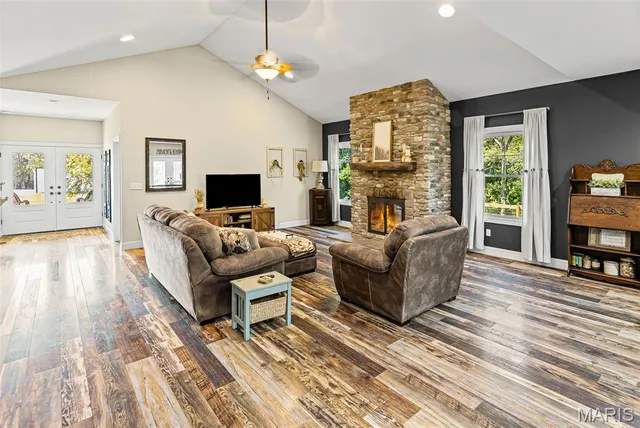 $650,000 | 6009 Rolling Hills Lane, Belleville, IL 62223