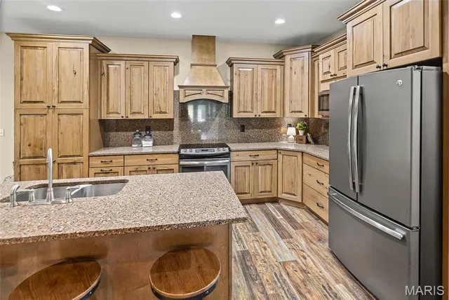 $650,000 | 6009 Rolling Hills Lane, Belleville, IL 62223