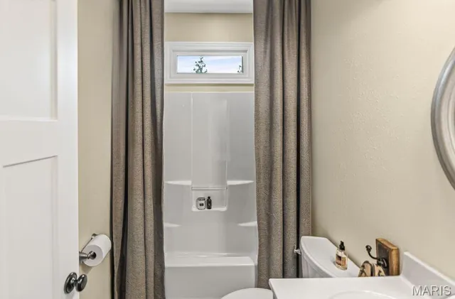 $650,000 | 6009 Rolling Hills Lane, Belleville, IL 62223