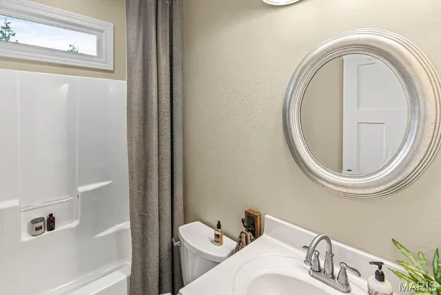 $650,000 | 6009 Rolling Hills Lane, Belleville, IL 62223