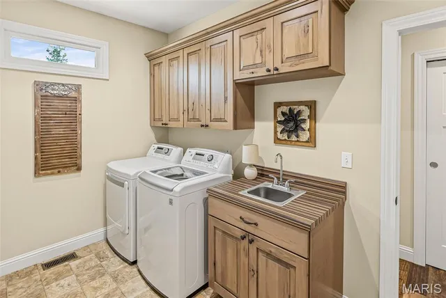 $650,000 | 6009 Rolling Hills Lane, Belleville, IL 62223