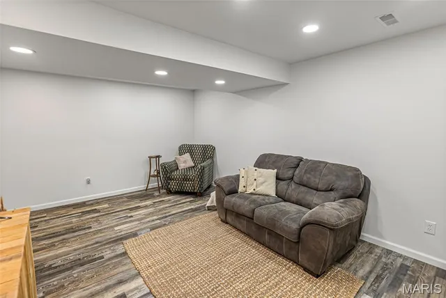 $650,000 | 6009 Rolling Hills Lane, Belleville, IL 62223