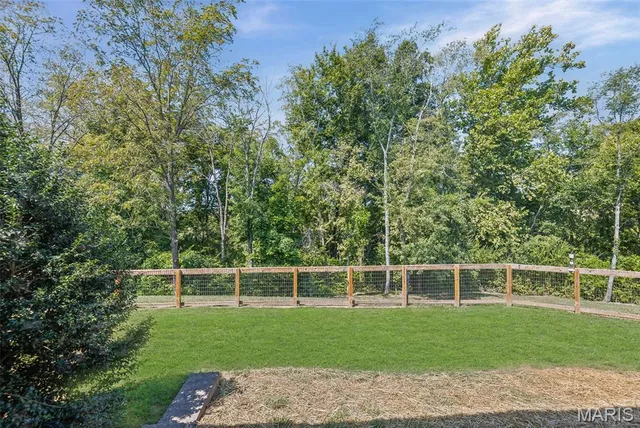 $650,000 | 6009 Rolling Hills Lane, Belleville, IL 62223