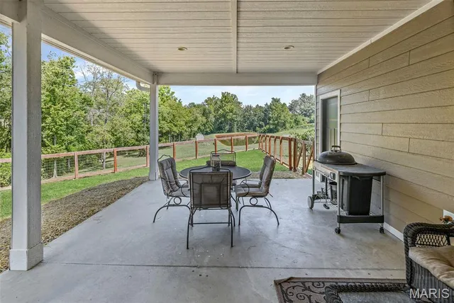 $650,000 | 6009 Rolling Hills Lane, Belleville, IL 62223