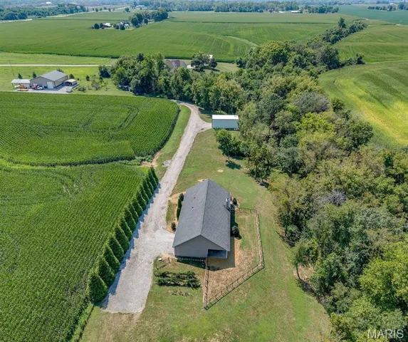 $650,000 | 6009 Rolling Hills Lane, Belleville, IL 62223