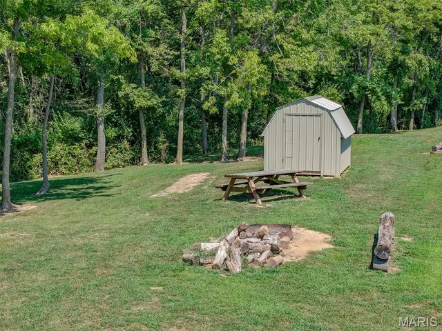 $650,000 | 6009 Rolling Hills Lane, Belleville, IL 62223