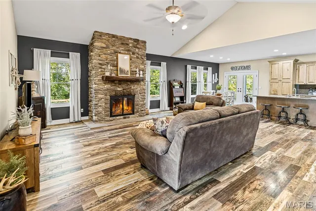 $650,000 | 6009 Rolling Hills Lane, Belleville, IL 62223