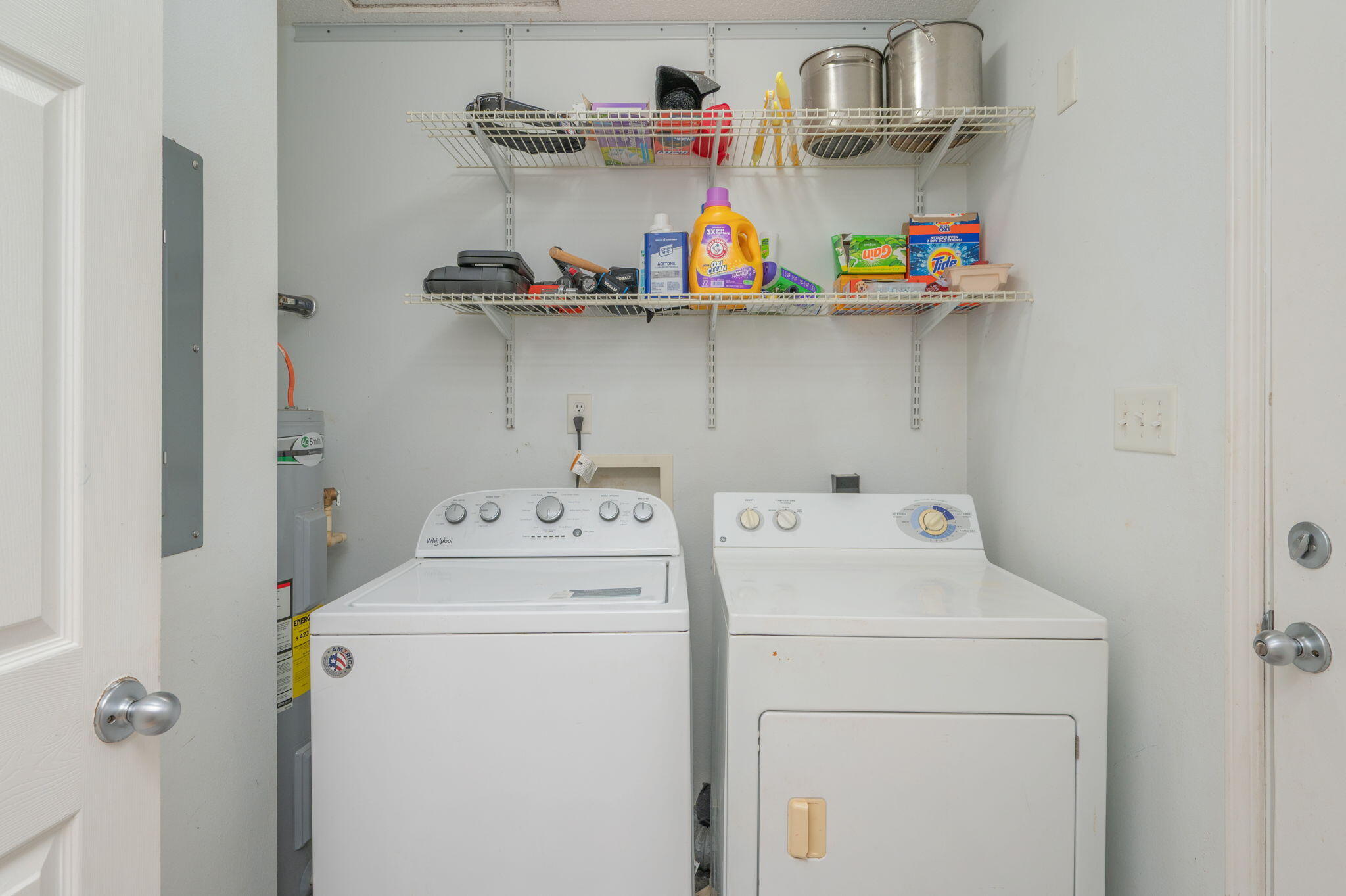 834 McDonald Street Crestview, FL 32536 - Photo 23 of 35 a utility room with dryer and washer
