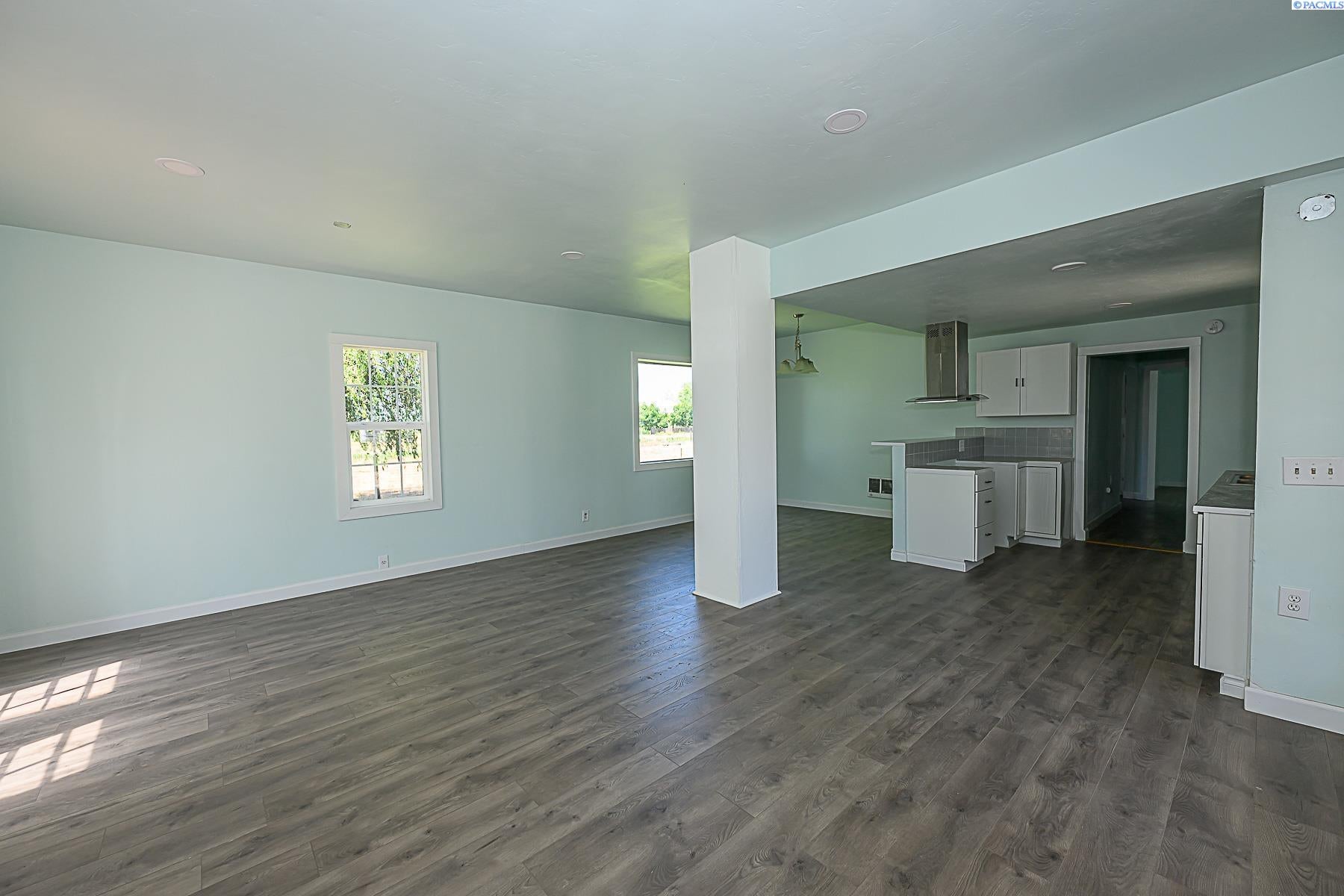 2702 North Griffin Road Grandview, WA 98930 - Photo 10 of 30 Gallery Image 10