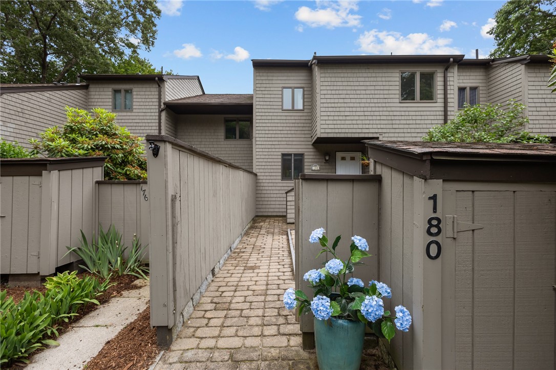 180 Fishing Cove Road North Kingstown, RI 02852 - Photo 4 of 36 Front entrance