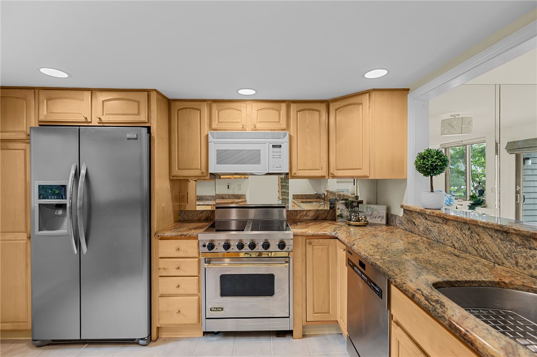 180 Fishing Cove Road North Kingstown, RI 02852 - Photo 8 of 36 Kitchen