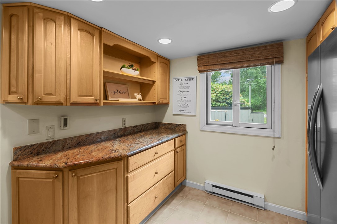 180 Fishing Cove Road North Kingstown, RI 02852 - Photo 9 of 36 Maple cabinets