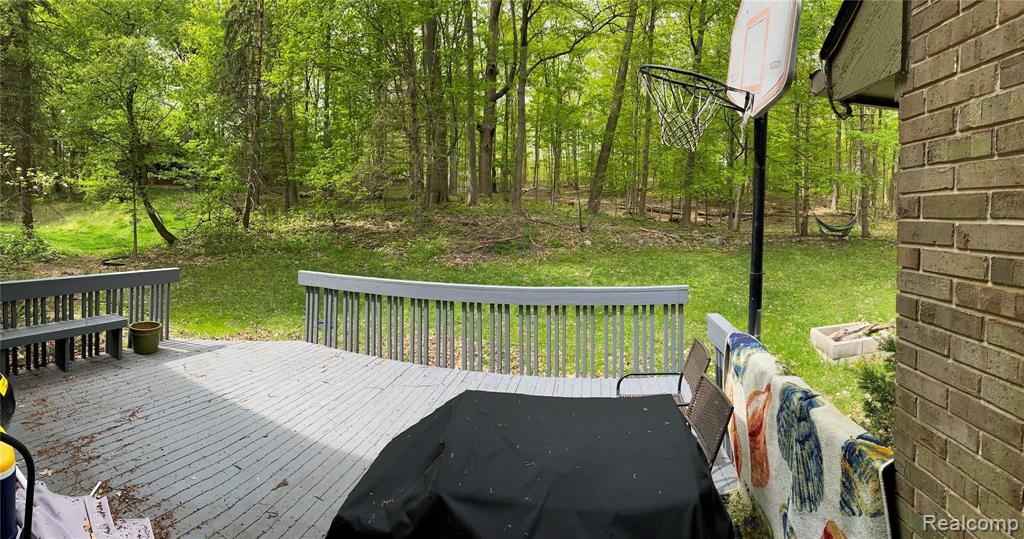 36798 Chesapeake Road Farmington Hills, MI 48335 - Photo 29 of 32