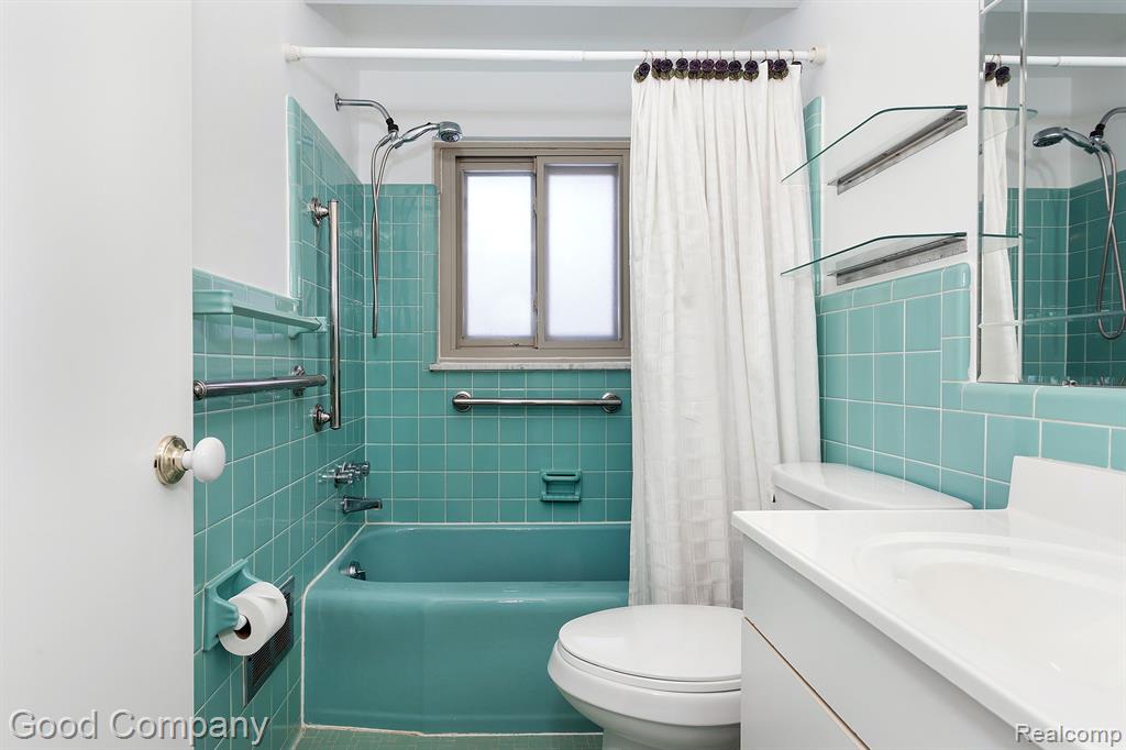 910 North Adams Road, Unit 7 Birmingham, MI 48009 - Photo 18 of 25