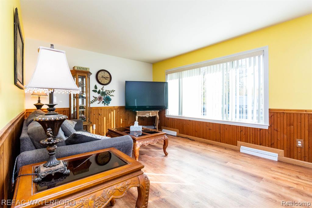 5076 West Thompson Road Linden, MI 48451 - Photo 7 of 38