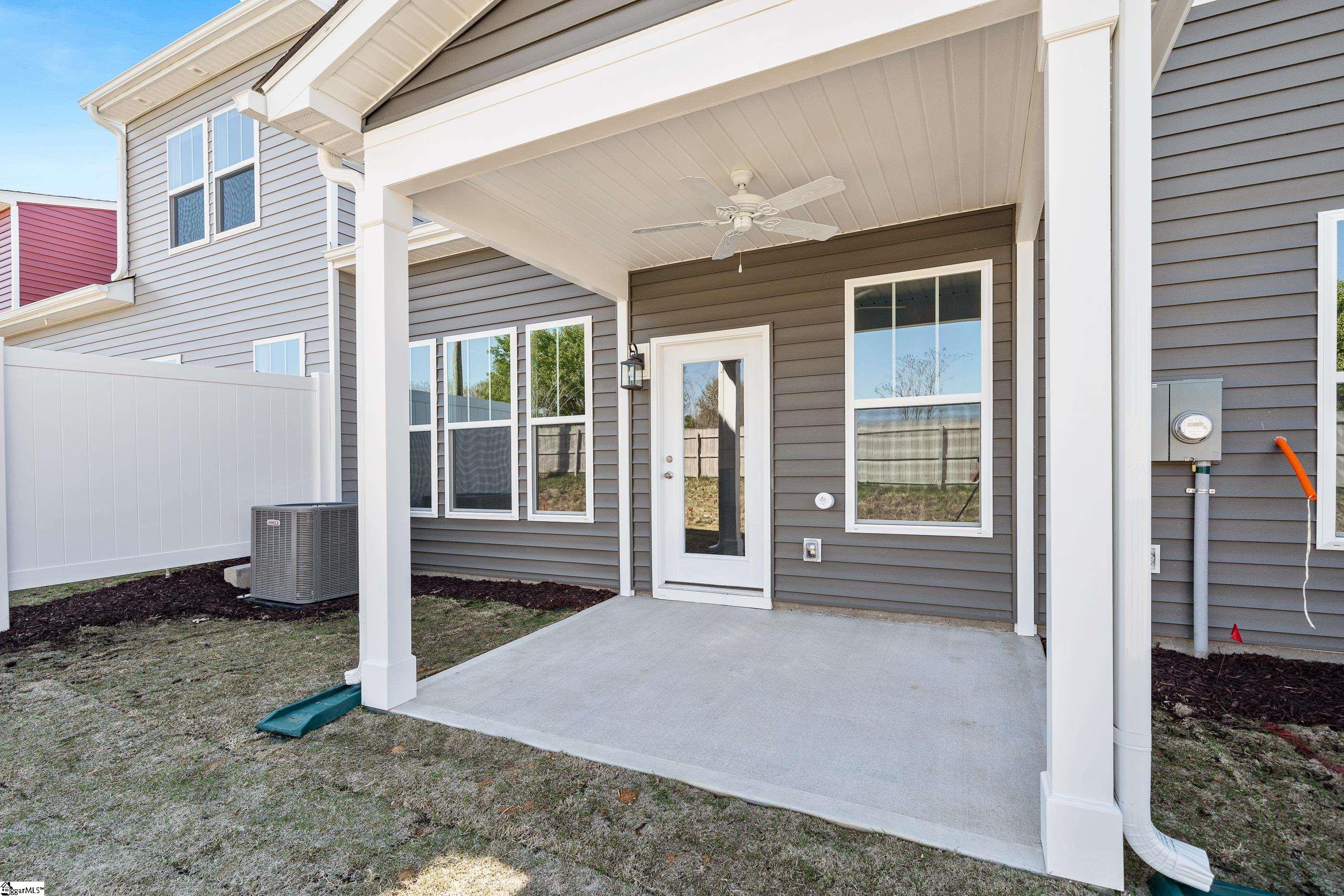 1341 Summer Gold Way Boiling Springs, SC 29316 - Photo 4 of 31 Gallery Image 4