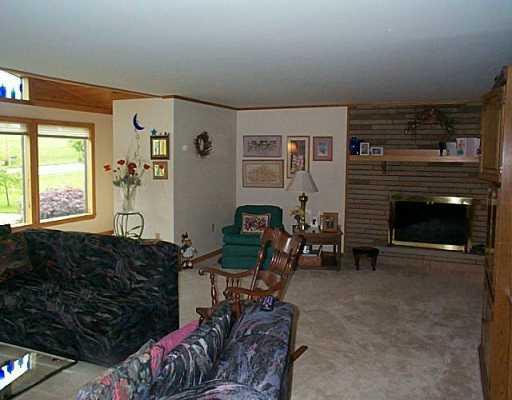 622 Mercer Road Beaver Falls, PA 15010 - Photo 3 of 8 Living Room.