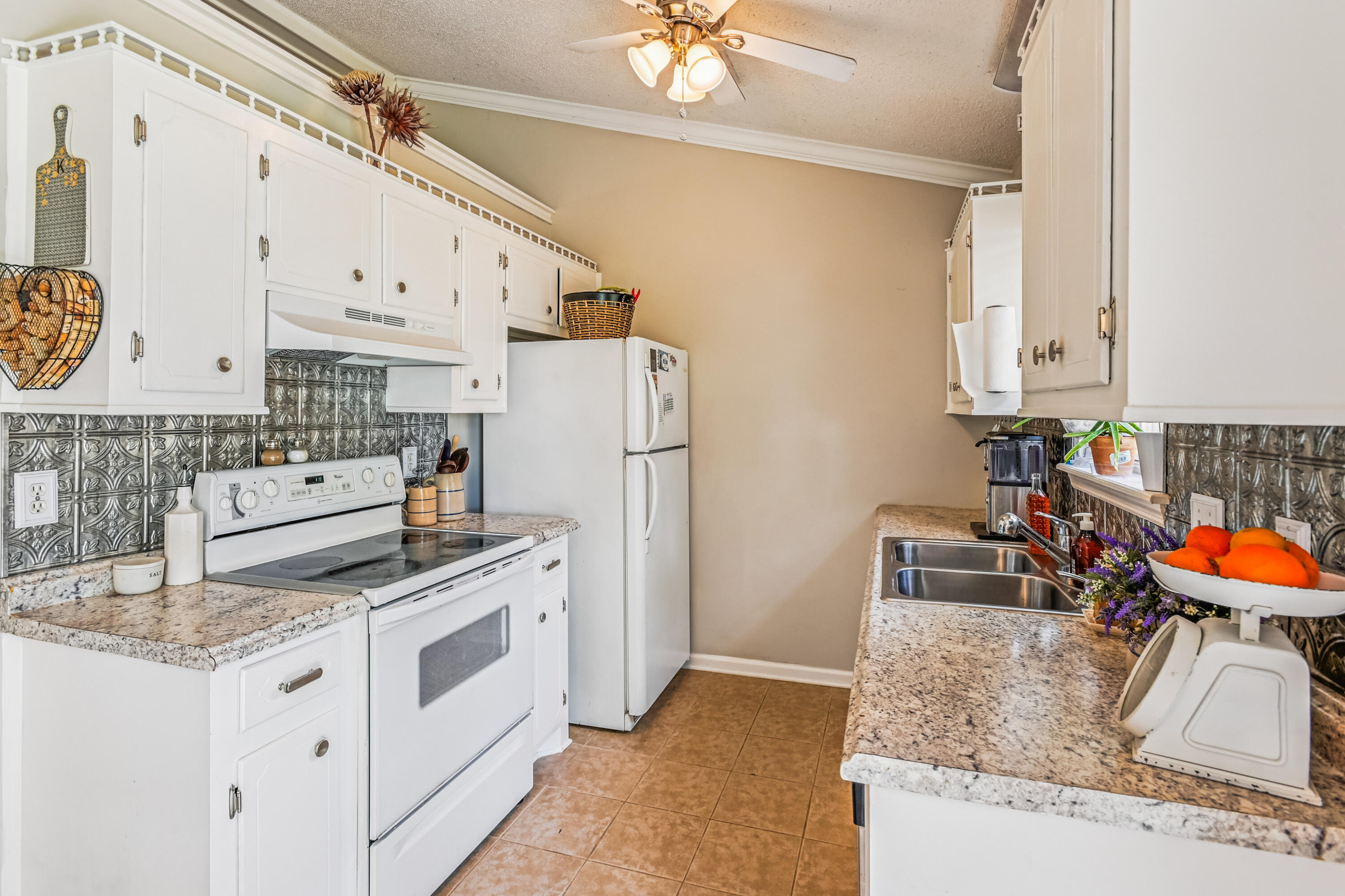 116 Two Hitch Road Goose Creek, SC 29445 - Photo 16 of 42 interiors-kitchen-dsc0743