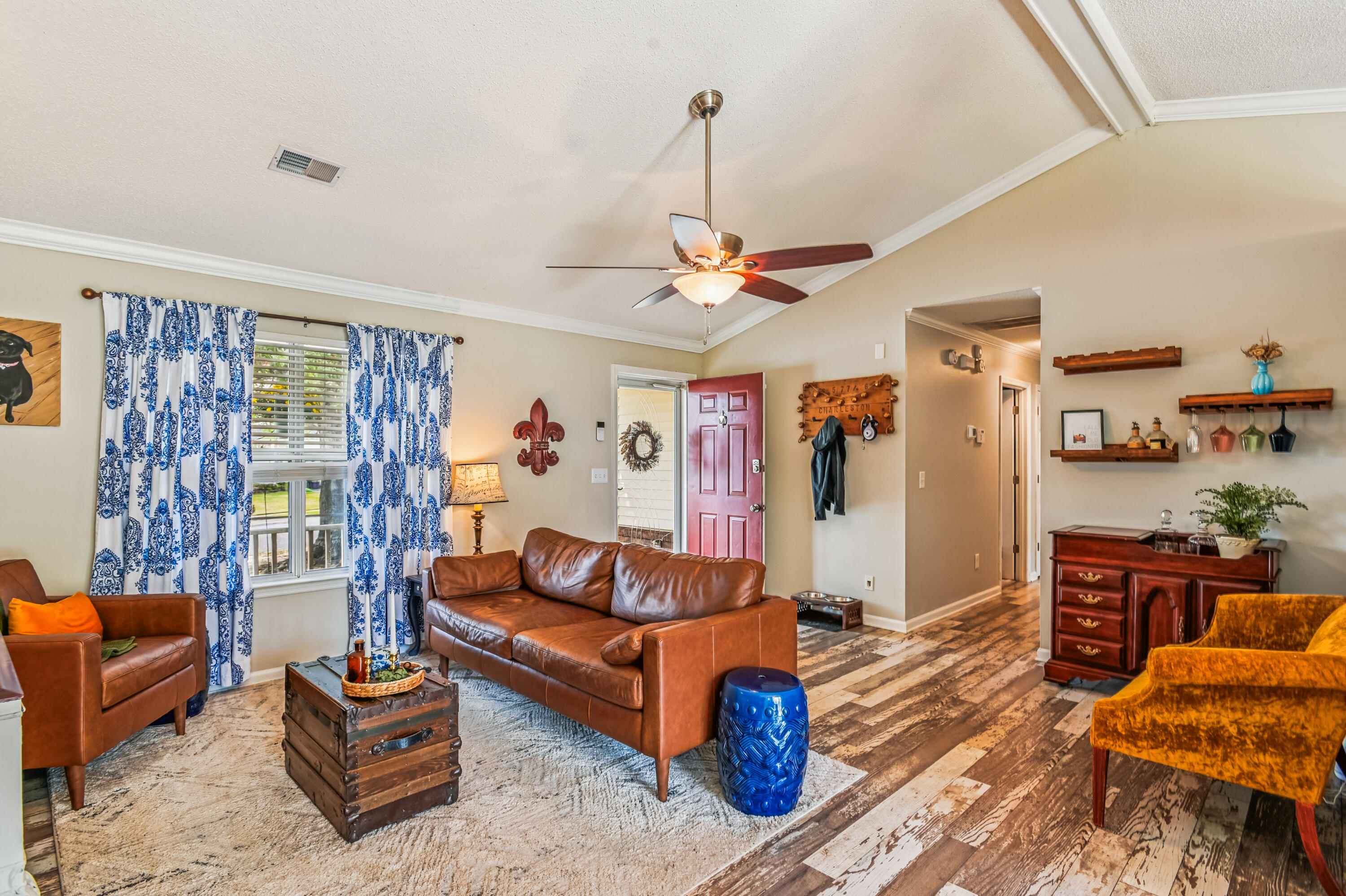 116 Two Hitch Road Goose Creek, SC 29445 - Photo 9 of 42 interiors-living_room-dsc0708
